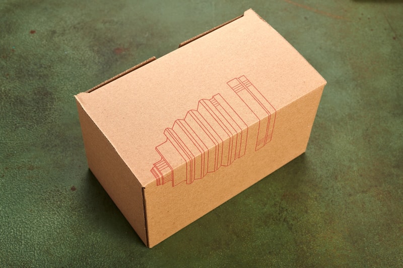 Коробка для автомобильных запчастей