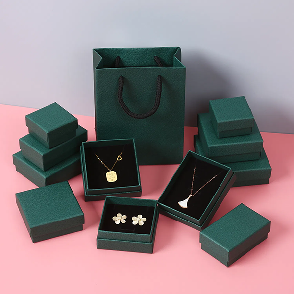 kak-upakovka-vliyaet-na-brend-yuvelirnykh-izdeliy (2).png