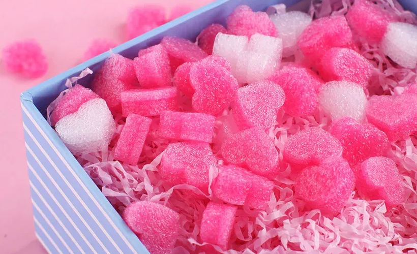 kakie-byvayut-podarochnye-napolniteli (3).png